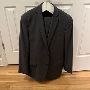 Michael Kors Men’s 100% Wool Dark Gray Suit